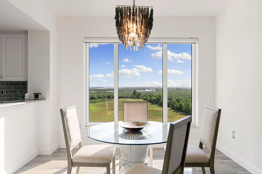 1065 Borghese Naples FL 34114