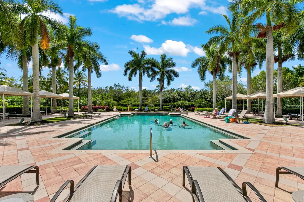 1065 Borghese Naples FL 34114