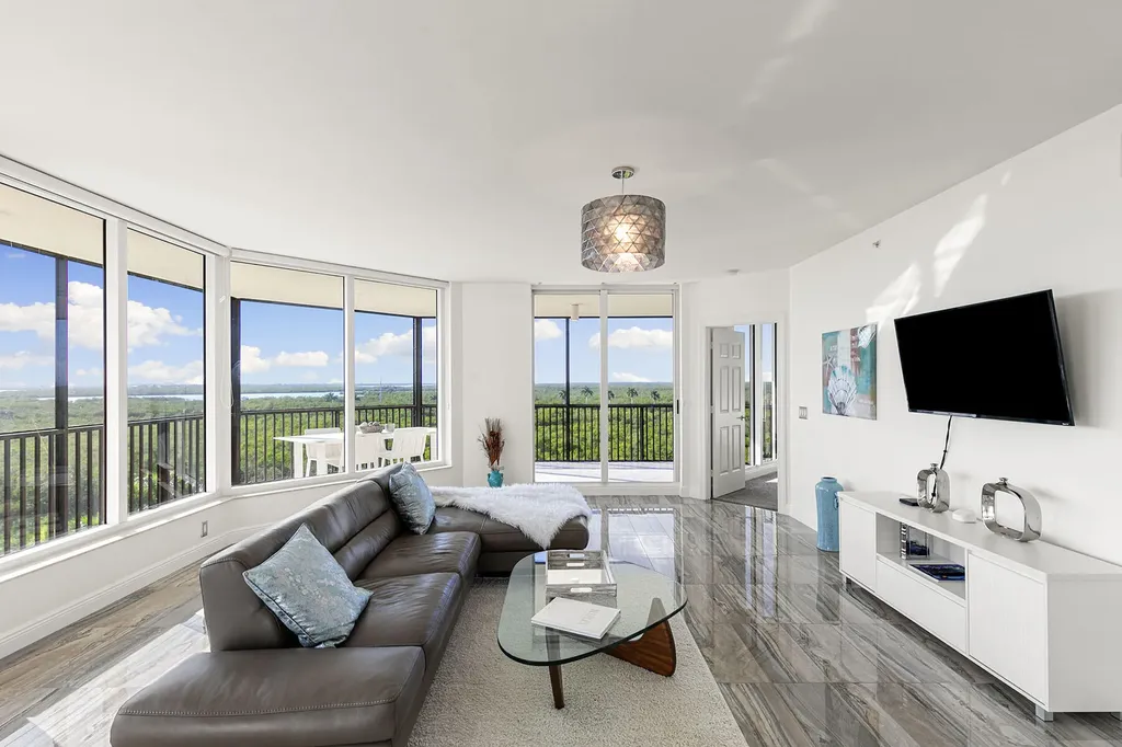 1065 Borghese Naples FL 34114