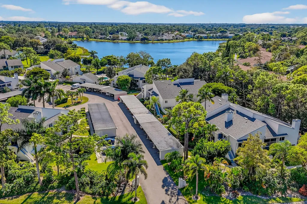 3136 Kings Lake Boulevard Naples FL 34112