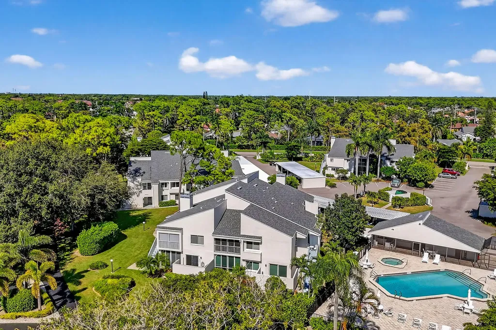 3136 Kings Lake Boulevard Naples FL 34112