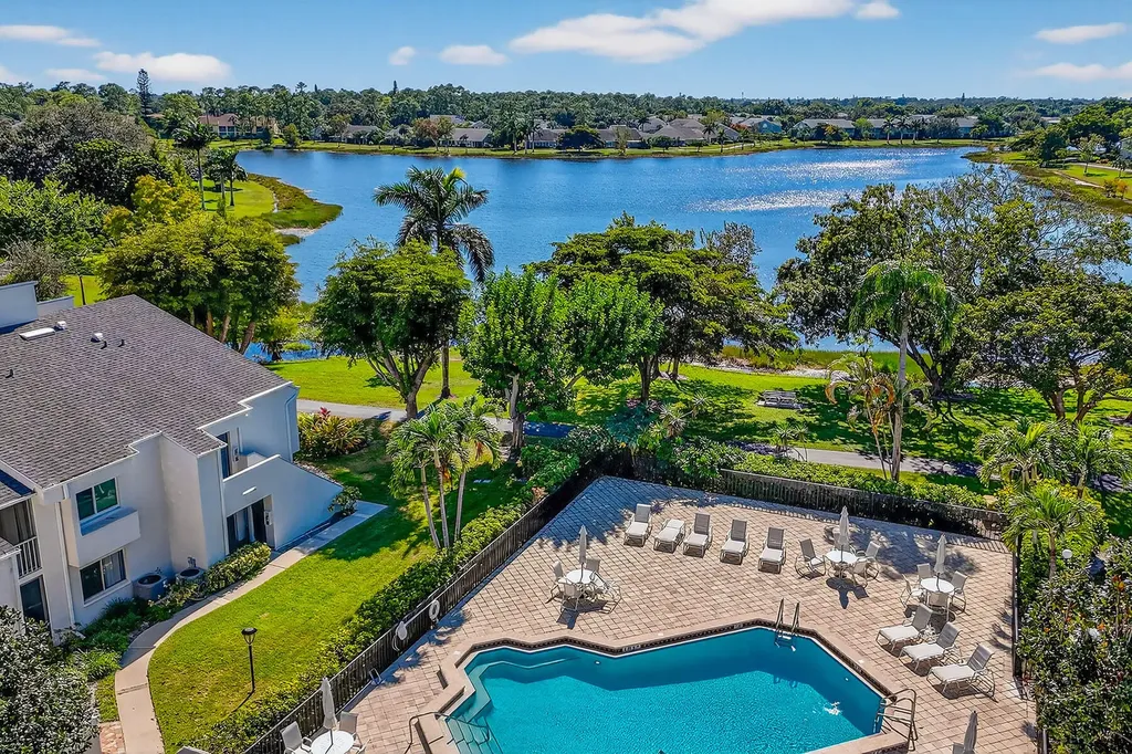 3136 Kings Lake Boulevard Naples FL 34112