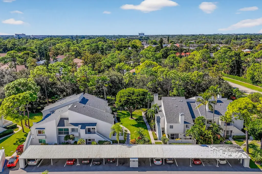 3136 Kings Lake Boulevard Naples FL 34112