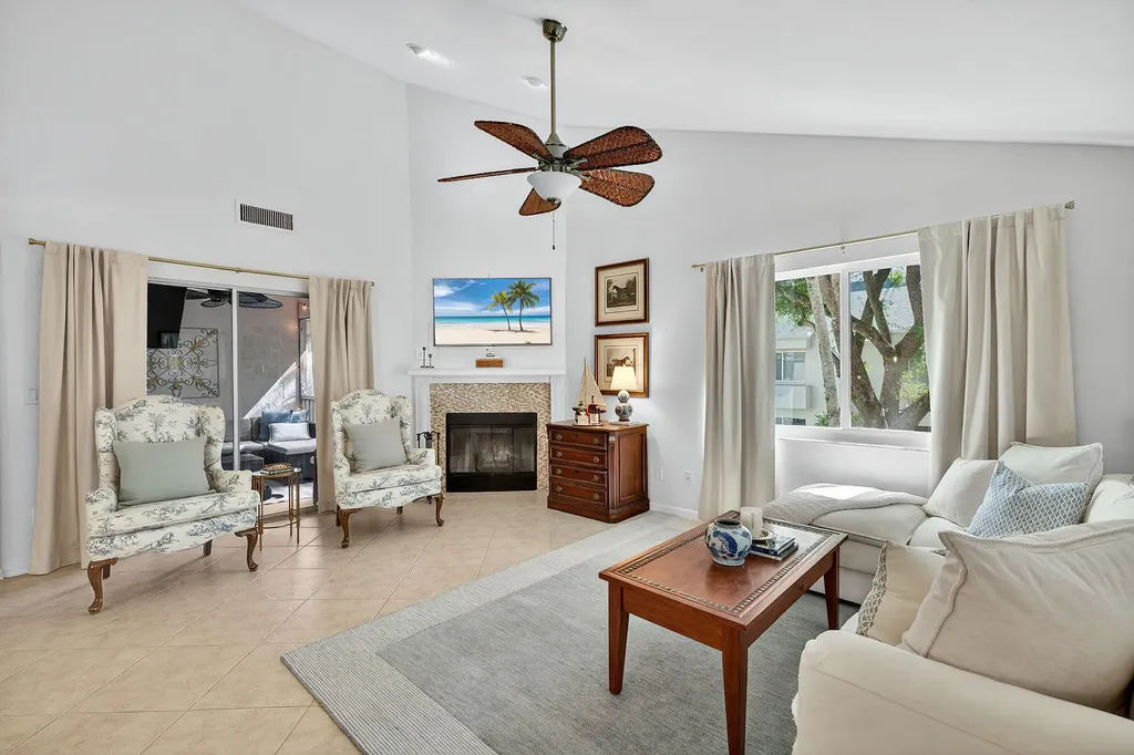 3136 Kings Lake Boulevard Naples FL 34112