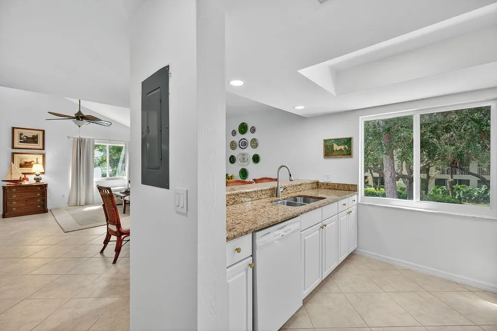 3136 Kings Lake Boulevard Naples FL 34112