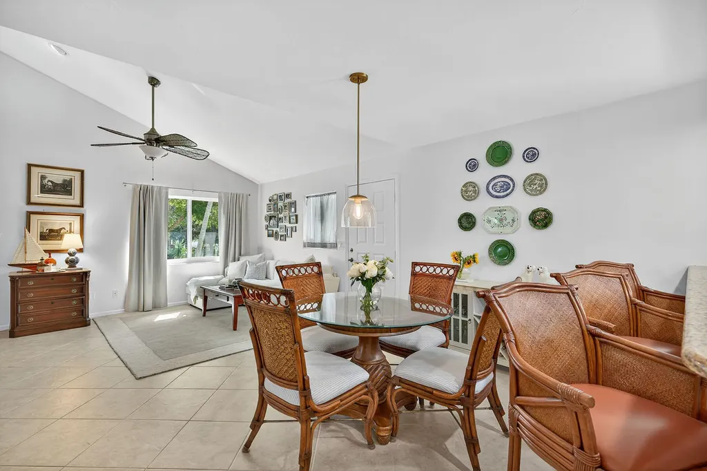 3136 Kings Lake Boulevard Naples FL 34112