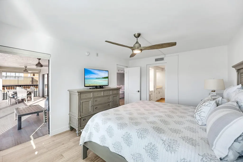 910 Panama Court Marco Island FL 34145