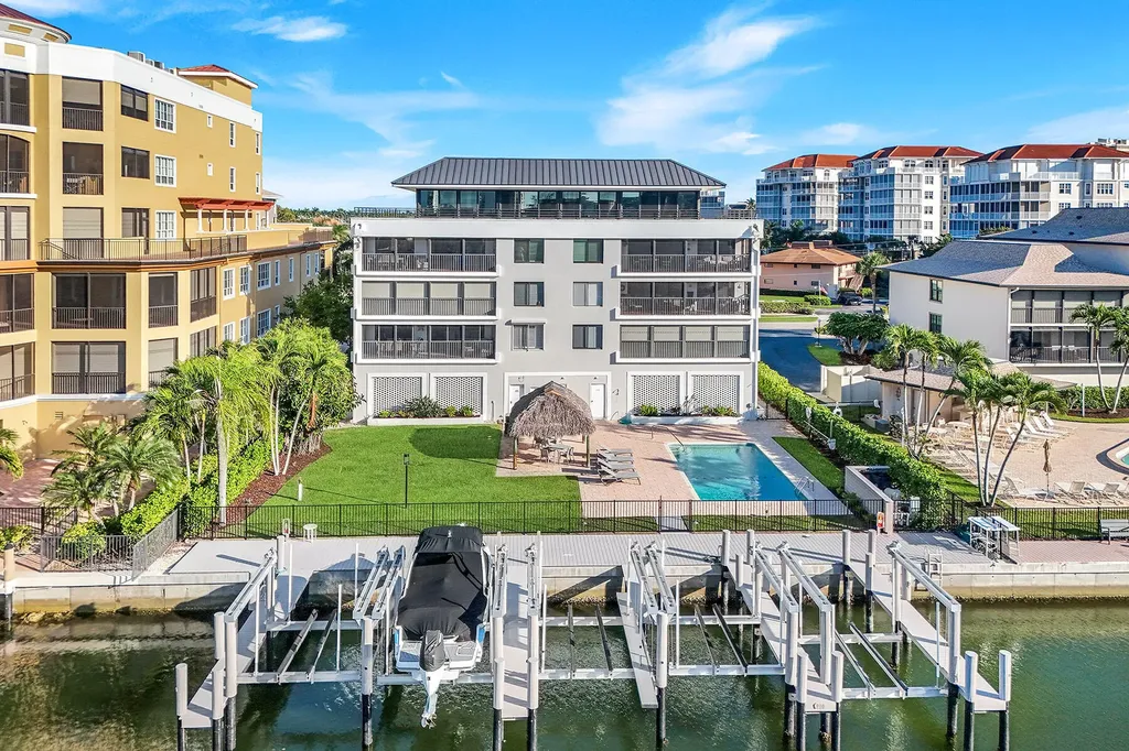 910 Panama Court Marco Island FL 34145