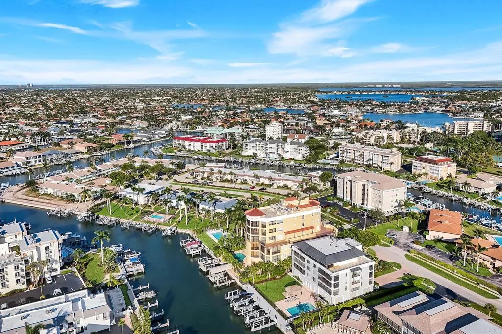 910 Panama Court Marco Island FL 34145