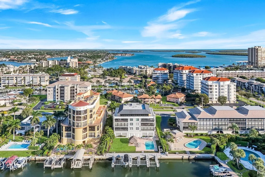 910 Panama Court Marco Island FL 34145