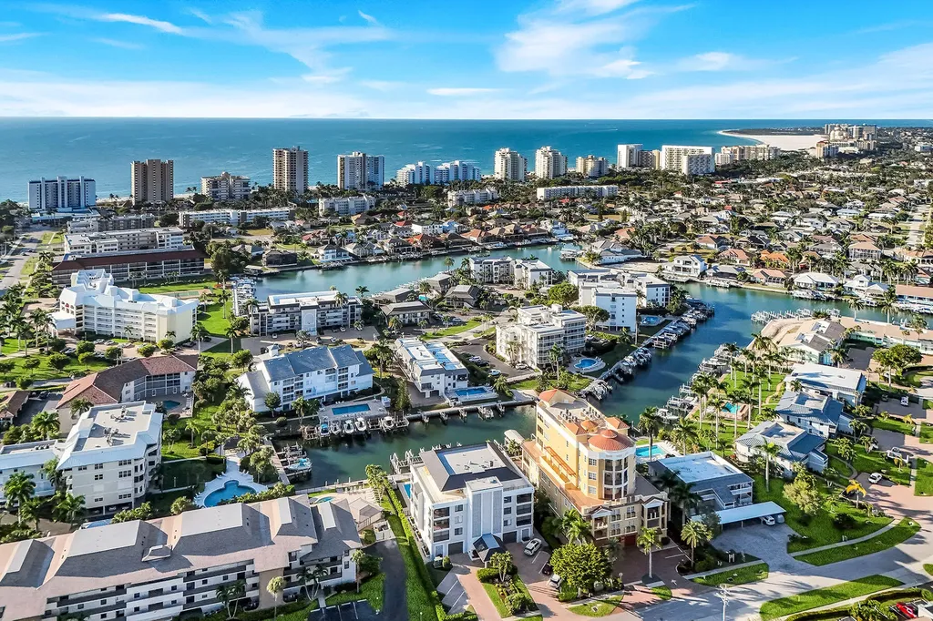 910 Panama Court Marco Island FL 34145