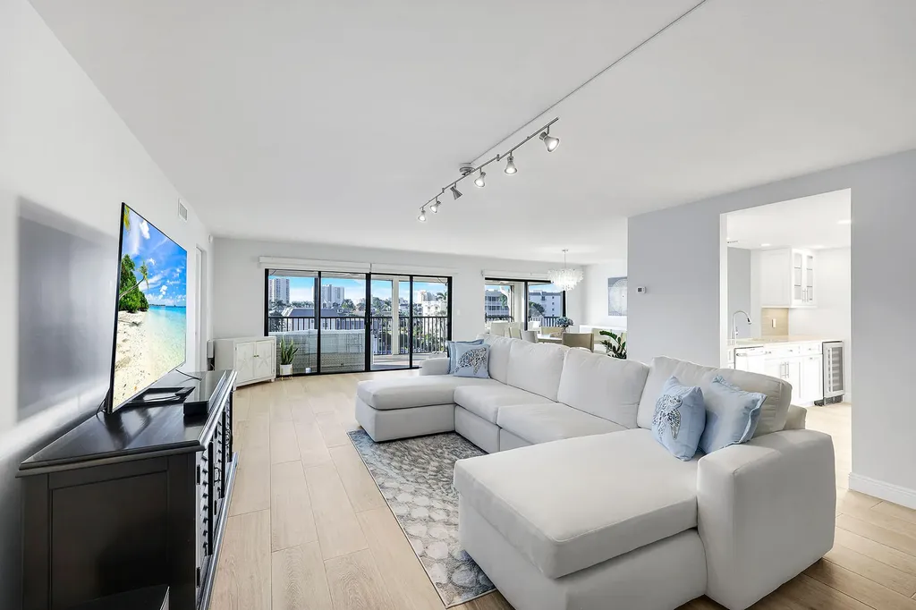 910 Panama Court Marco Island FL 34145