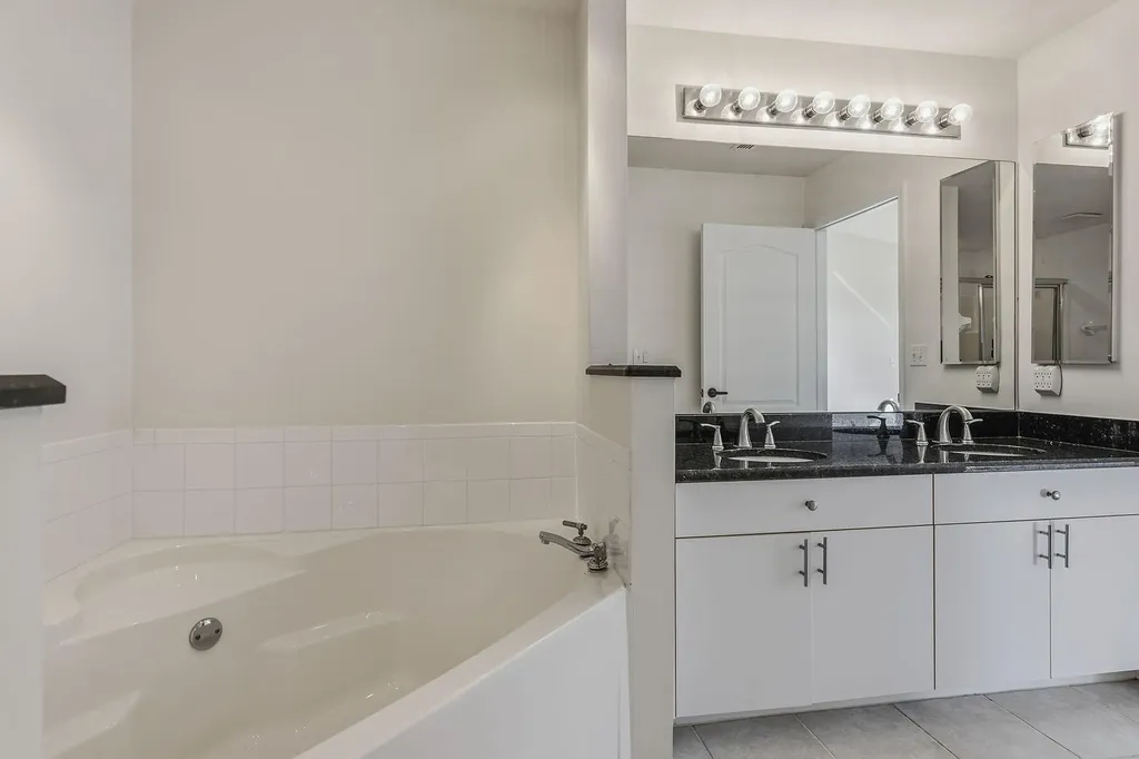 1378 Mainsail Drive Naples FL 34114