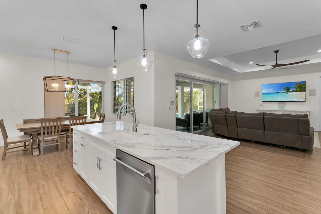 125 Delbrook Way Marco Island FL 34145