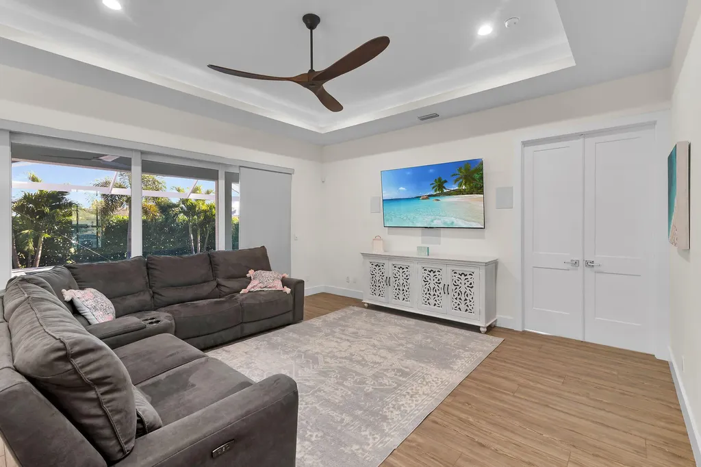 125 Delbrook Way Marco Island FL 34145