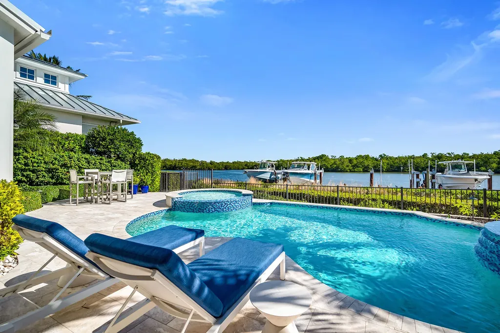 185 15th Street S Naples FL 34102