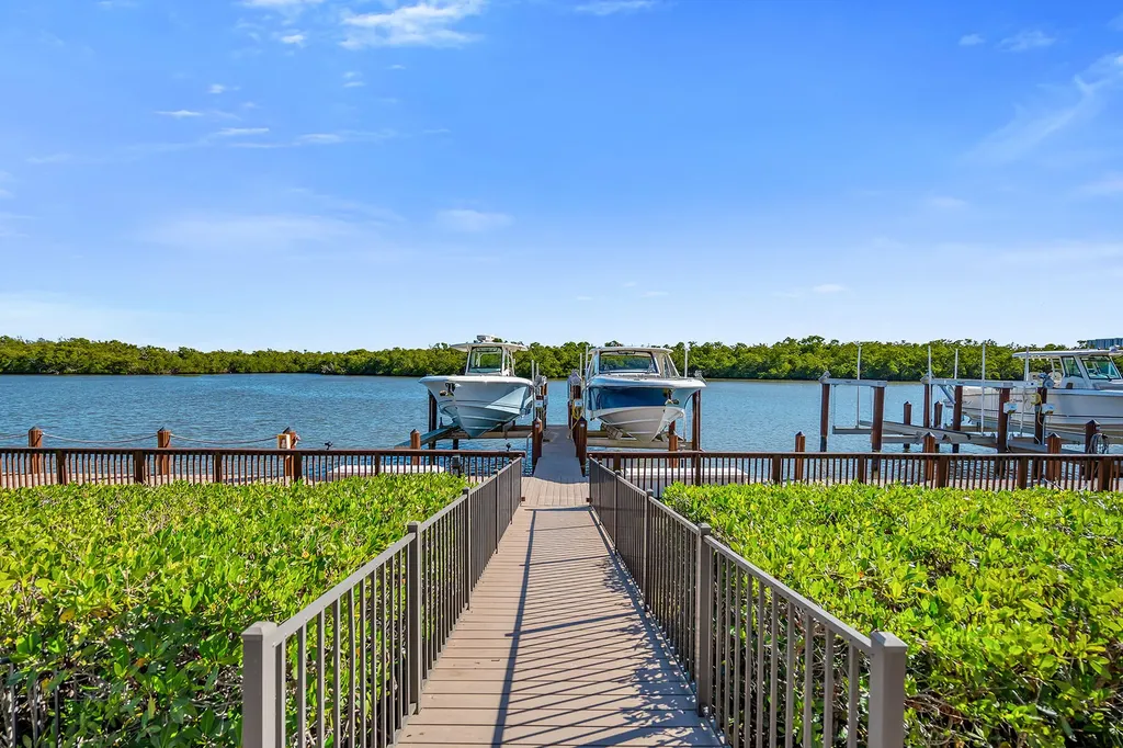 185 15th Street S Naples FL 34102