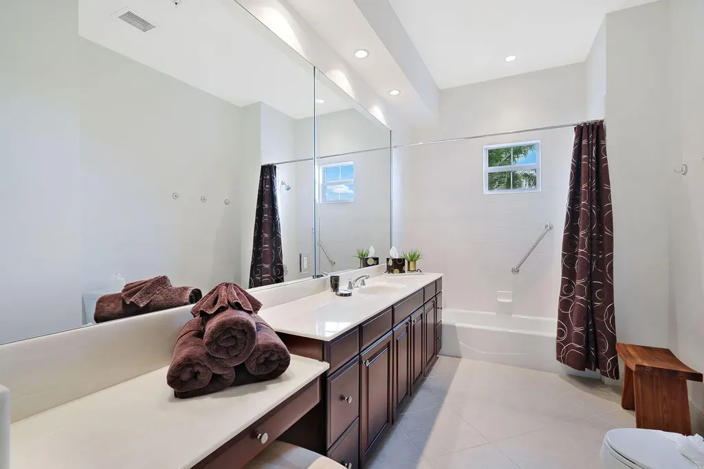 1486 Borghese Lane Naples FL 34114