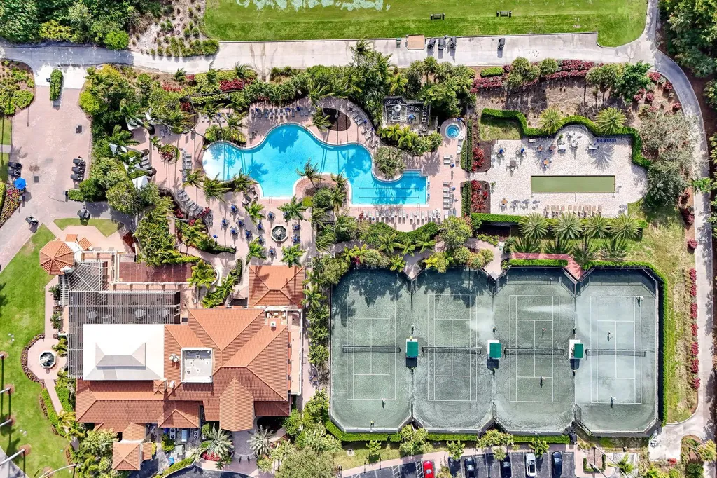 1486 Borghese Lane Naples FL 34114