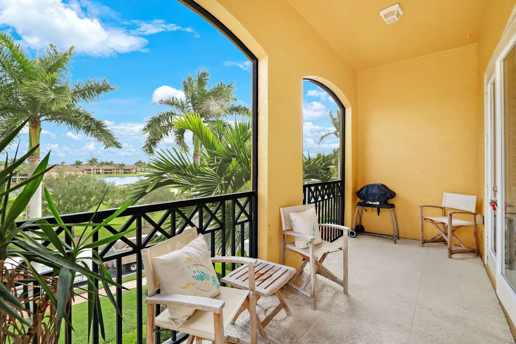 1486 Borghese Lane Naples FL 34114