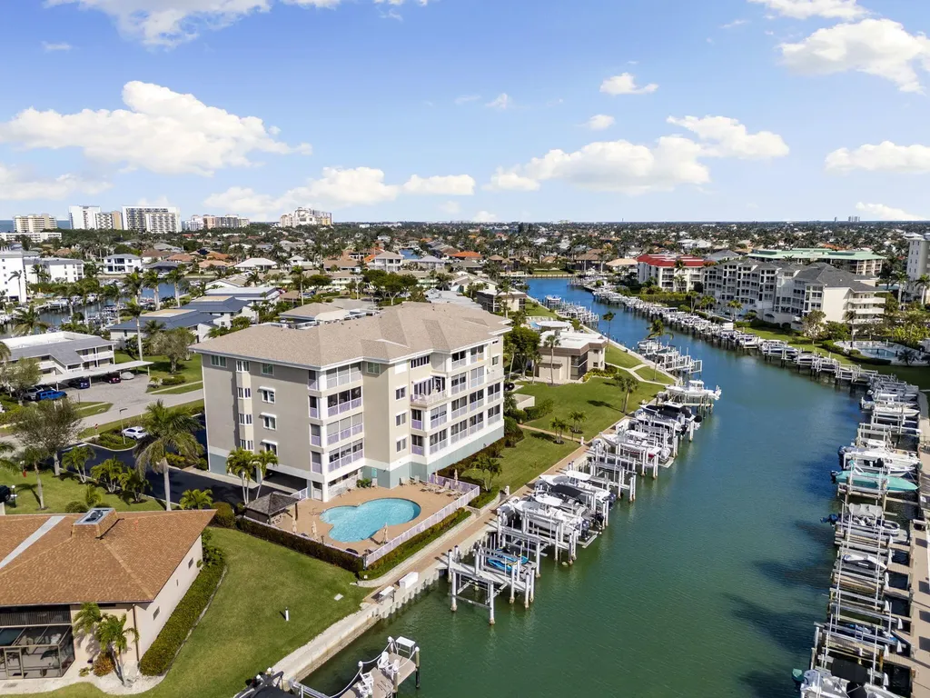 907 Panama Court Marco Island FL 34145