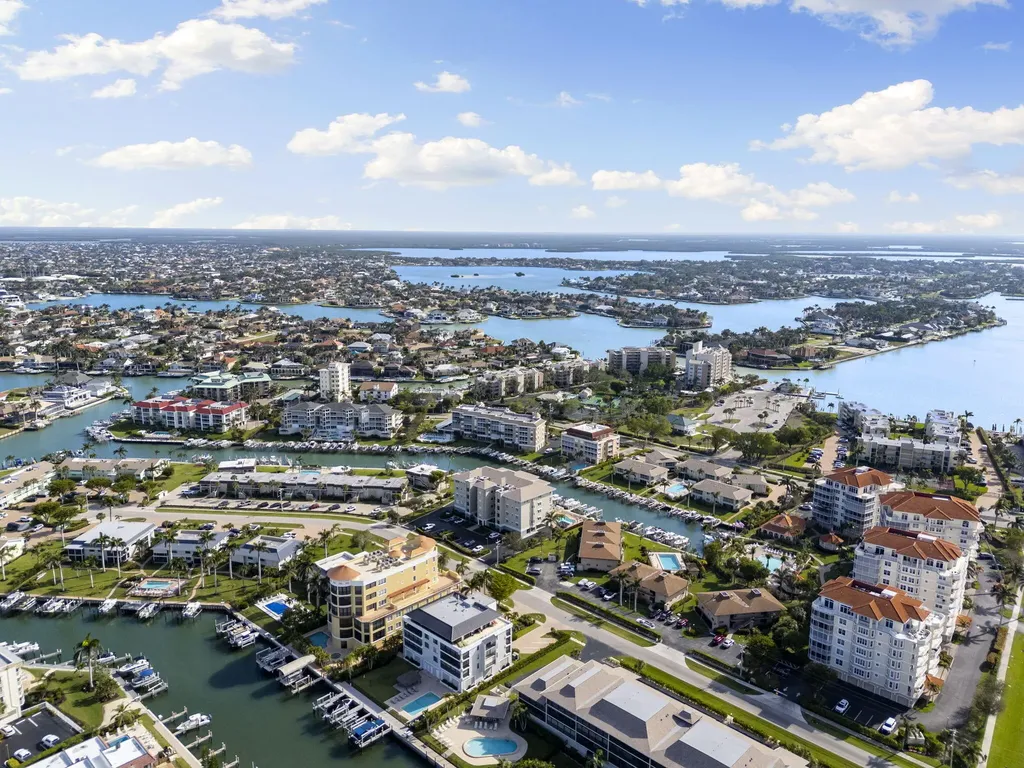 907 Panama Court Marco Island FL 34145