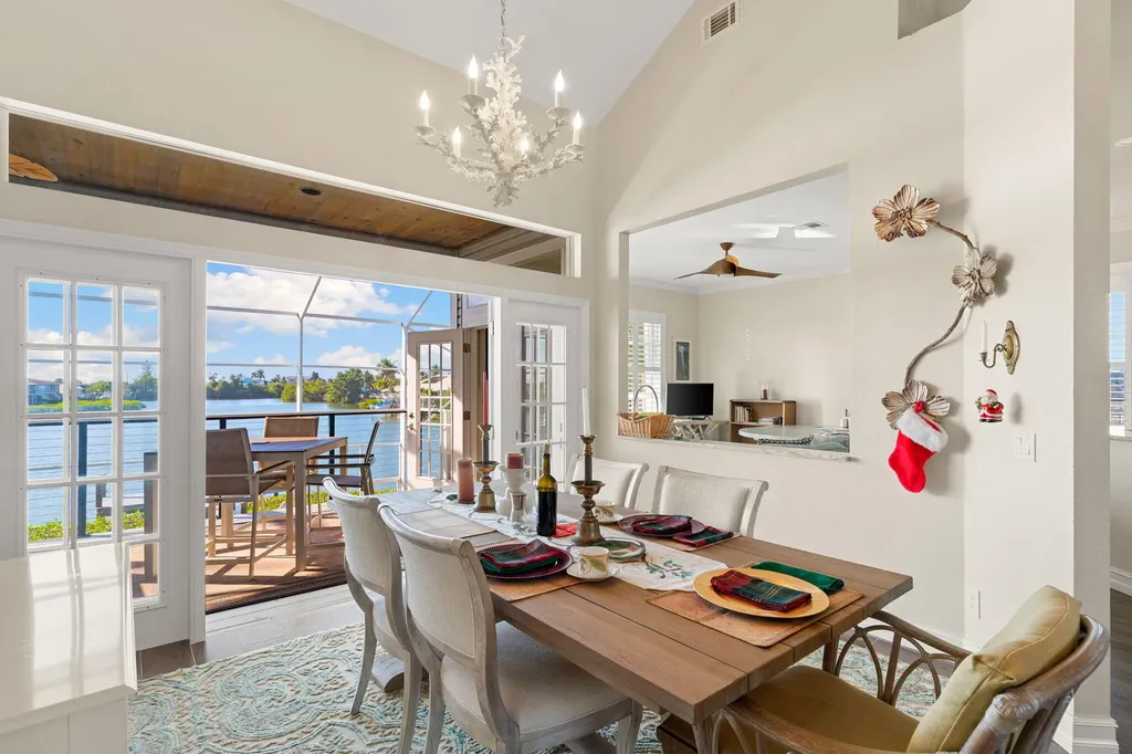 418 Panay Avenue Naples FL 34113