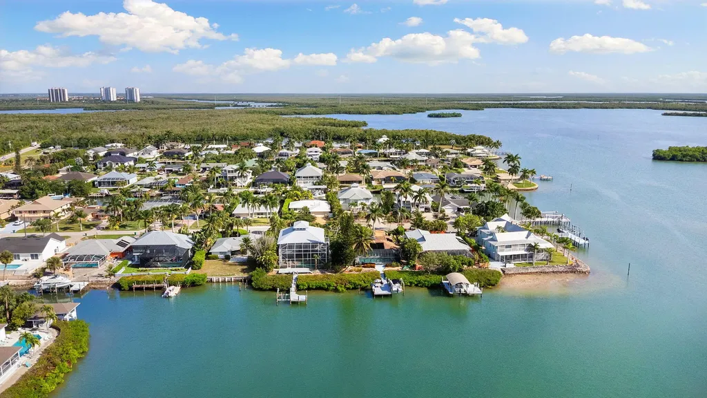 418 Panay Avenue Naples FL 34113