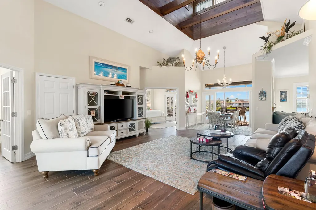 418 Panay Avenue Naples FL 34113