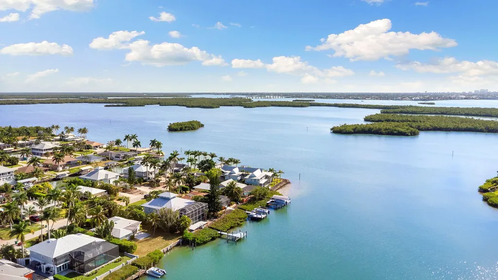 418 Panay Avenue Naples FL 34113