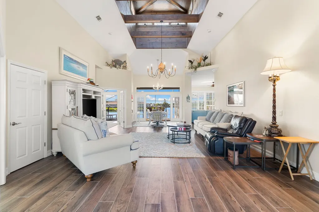 418 Panay Avenue Naples FL 34113