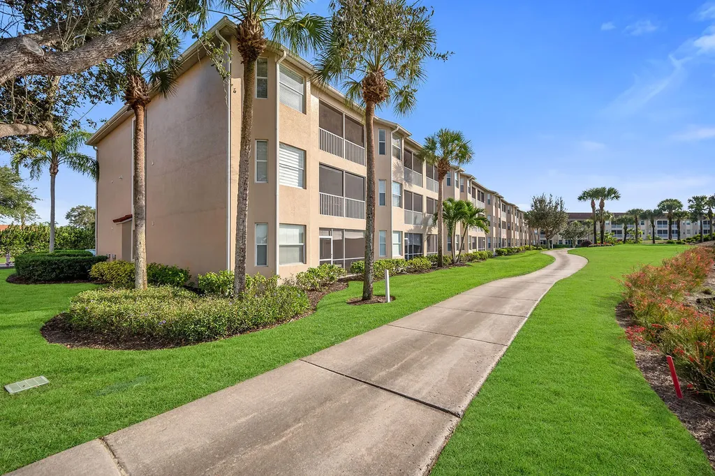 2740 Cypress Trace Circle Naples FL 34119