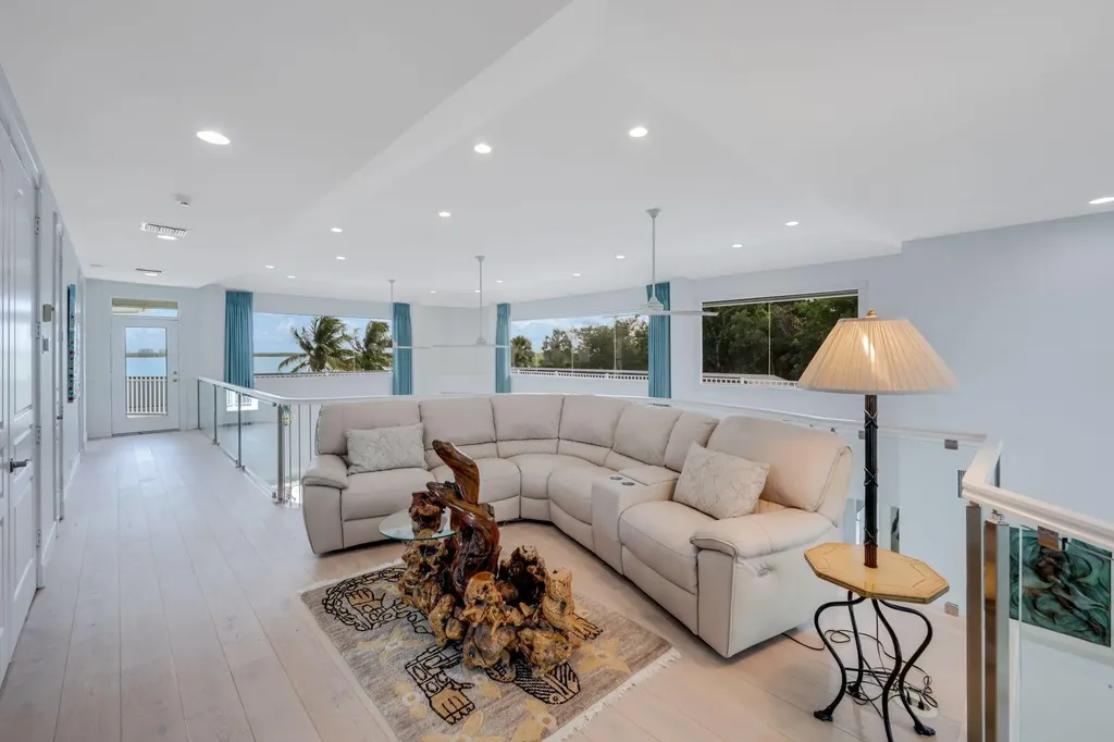 831 Caxambas Drive Marco Island FL 34145