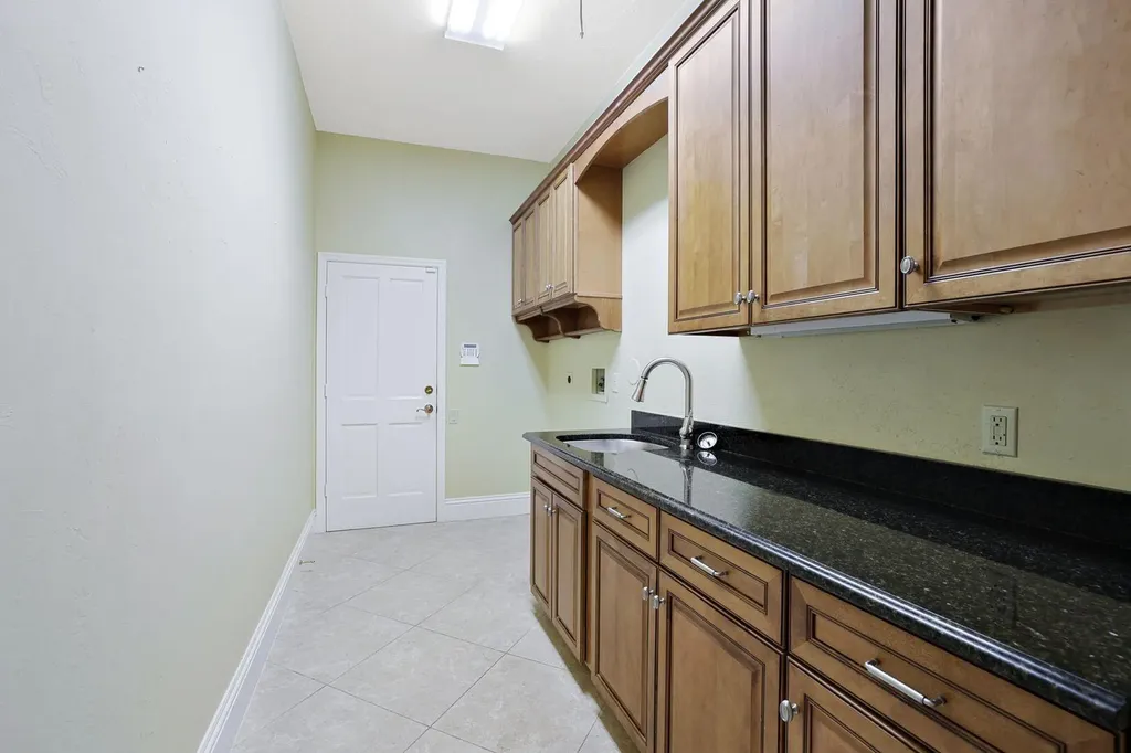 872 S Heathwood Drive Marco Island FL 34145