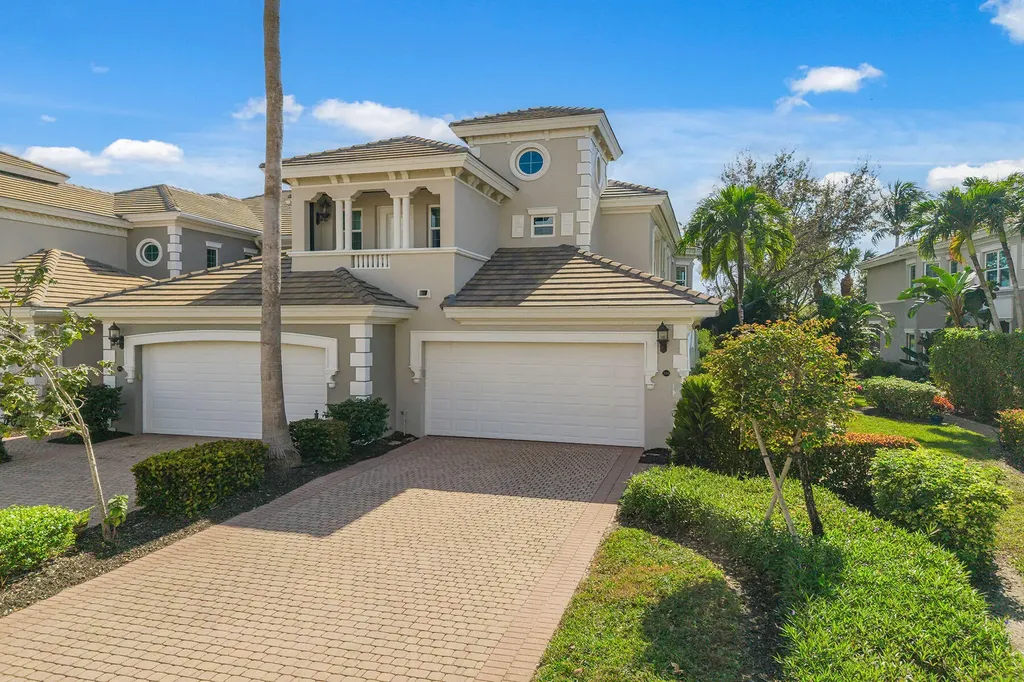 9234 Tesoro Naples FL 34114
