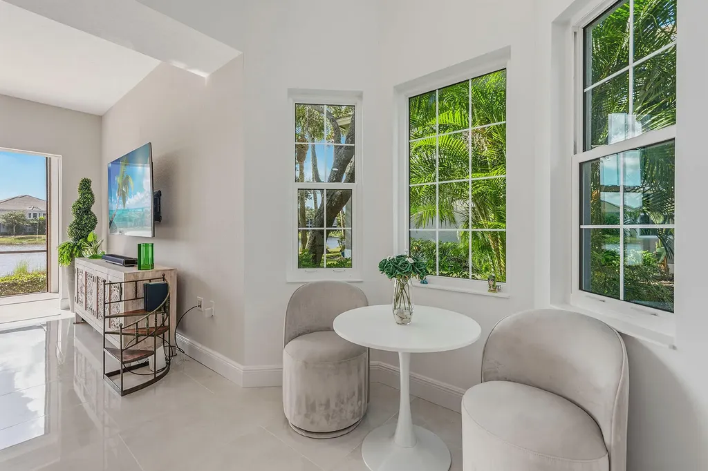 9234 Tesoro Naples FL 34114