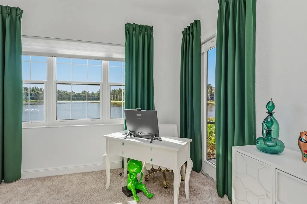 9234 Tesoro Naples FL 34114