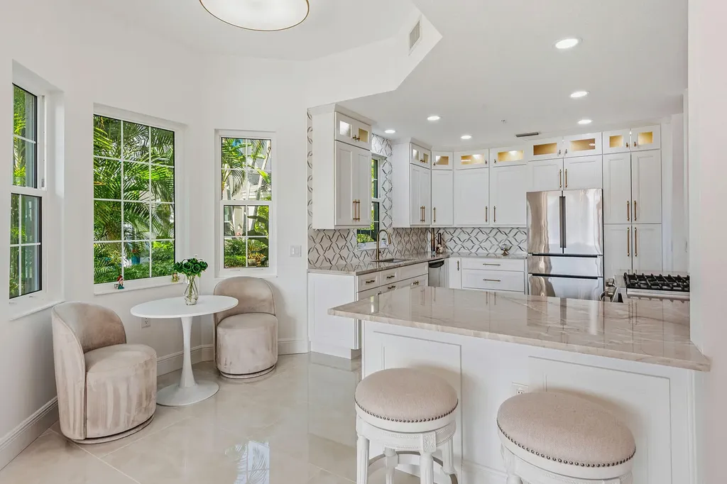 9234 Tesoro Naples FL 34114