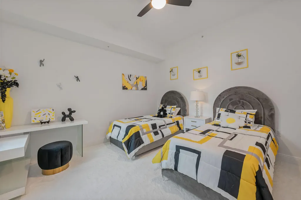 9234 Tesoro Naples FL 34114