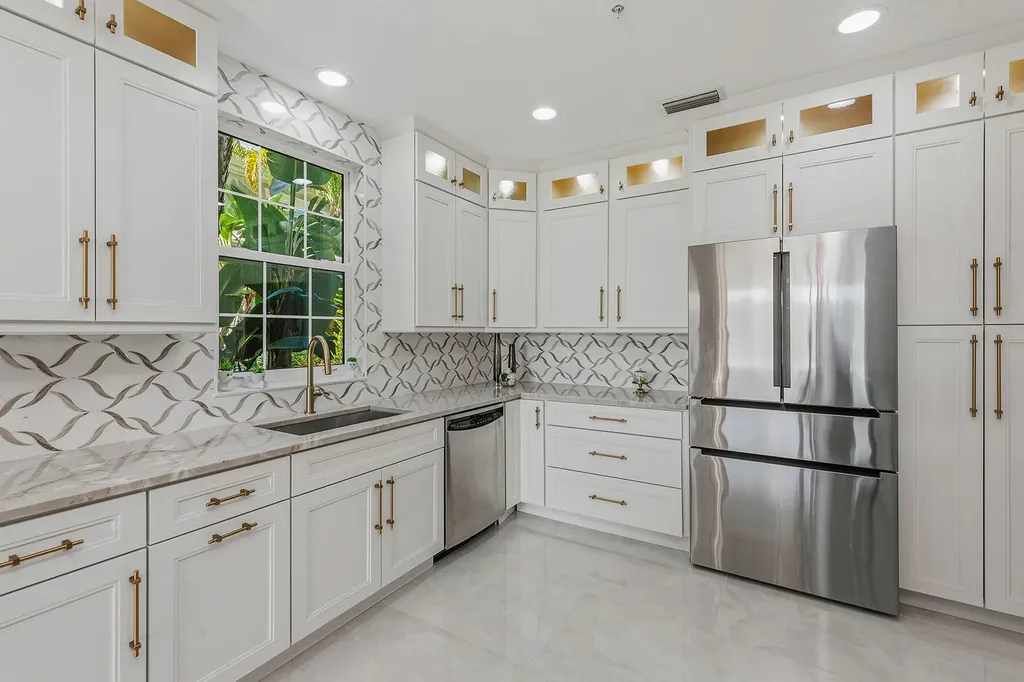 9234 Tesoro Naples FL 34114