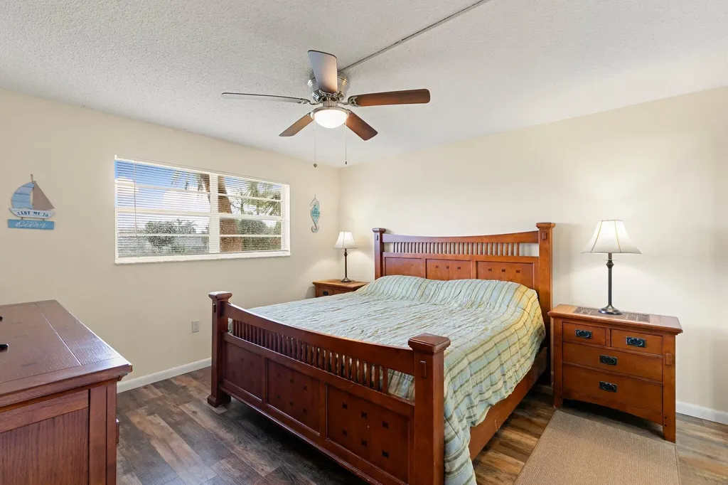 160 Turtle Lake Court Naples FL 34105