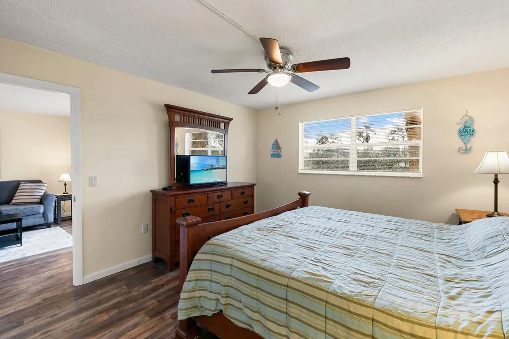 160 Turtle Lake Court Naples FL 34105