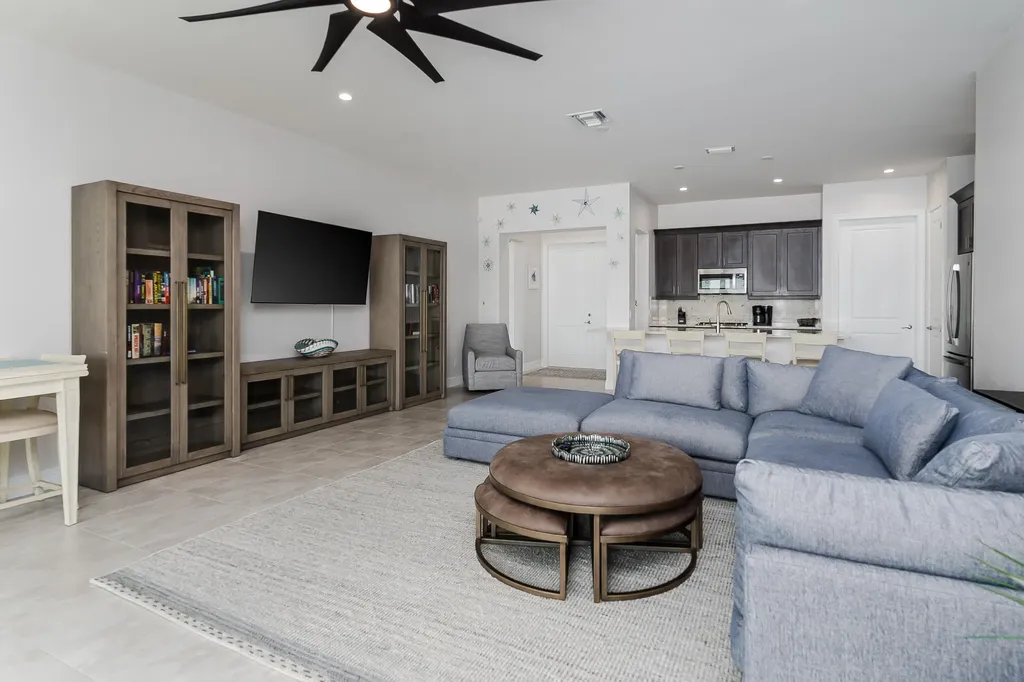 121 Newport Drive Naples FL 34114