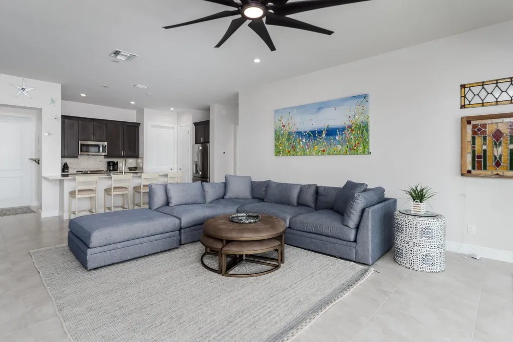 121 Newport Drive Naples FL 34114