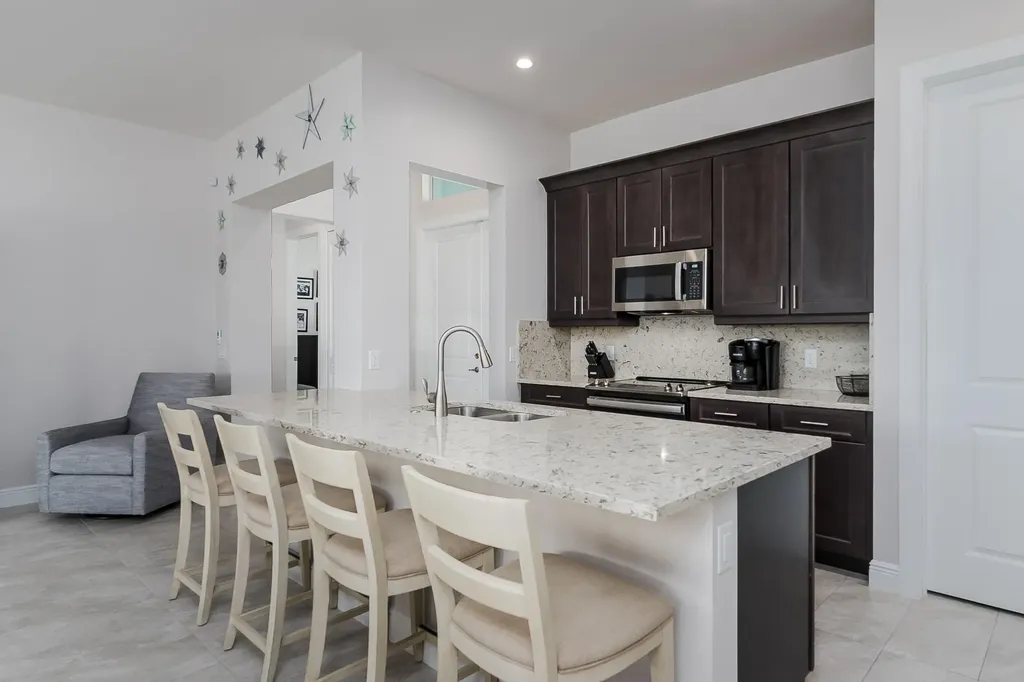 121 Newport Drive Naples FL 34114