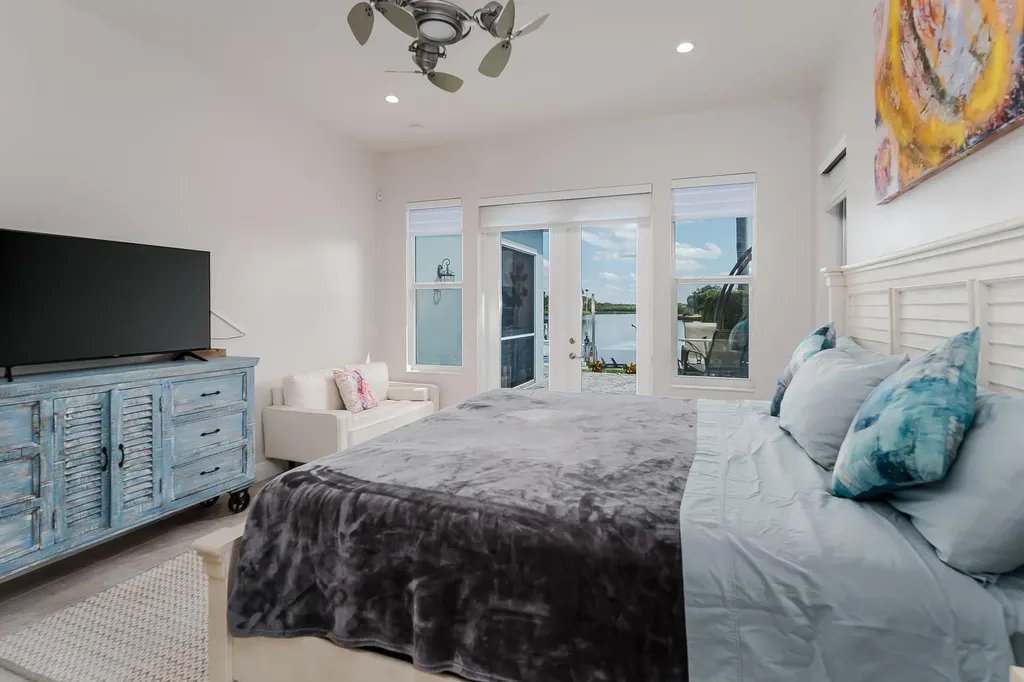 121 Newport Drive Naples FL 34114