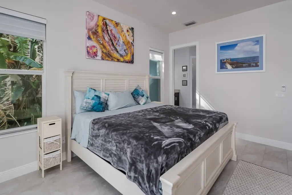 121 Newport Drive Naples FL 34114