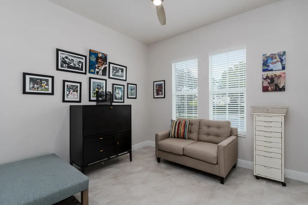 121 Newport Drive Naples FL 34114