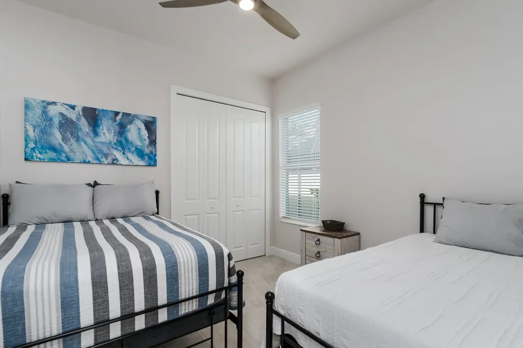 121 Newport Drive Naples FL 34114