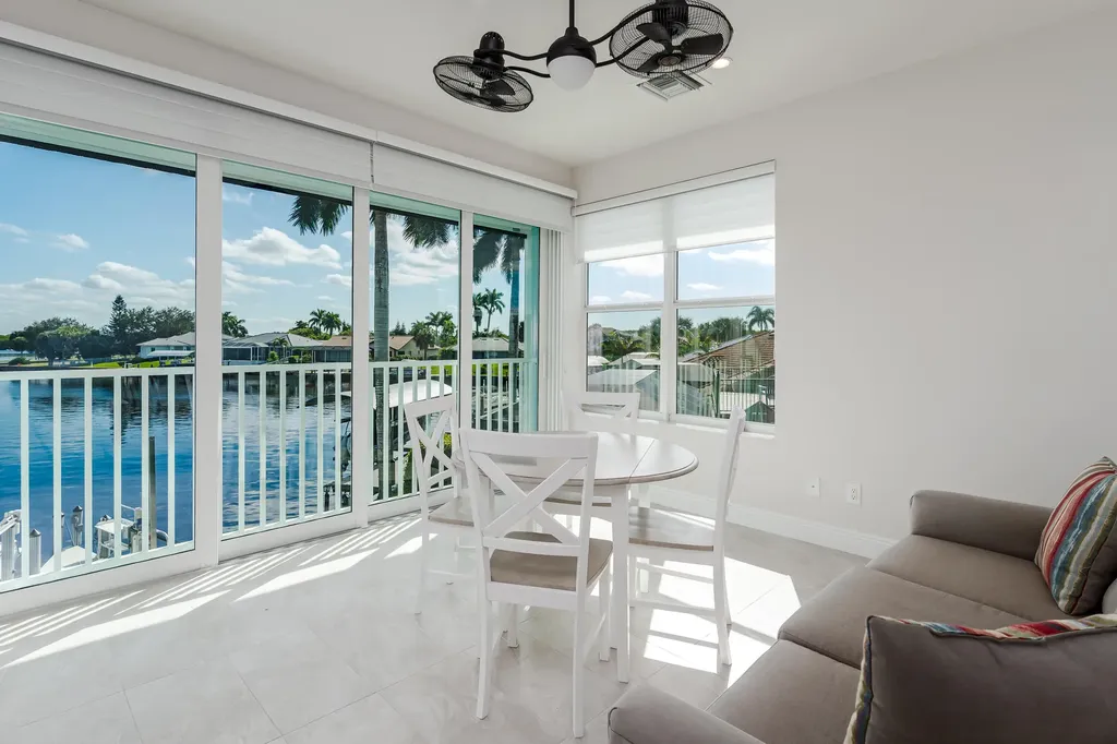 121 Newport Drive Naples FL 34114